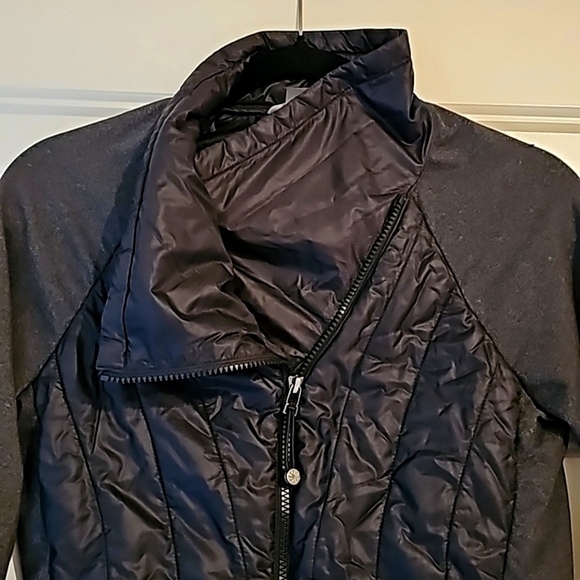 Athleta Women's Lightweight Vail Puffer Jacket sz xs - Picture 6 of 7